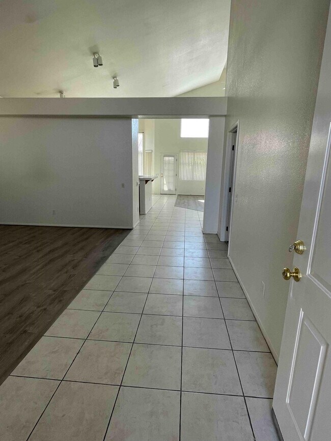 Building Photo - 8609 Highland View