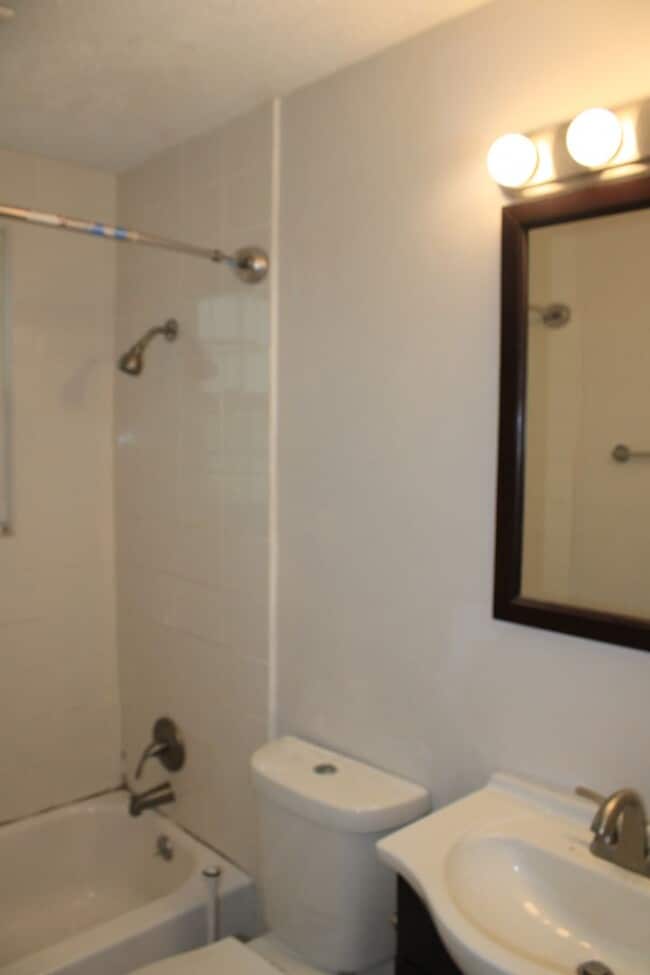 Building Photo - Midtown Rental 2 Bed 1 Bath