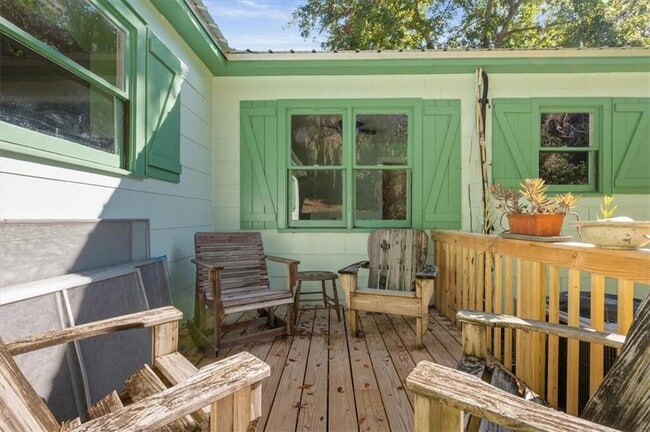 Building Photo - 300 Colson Ave