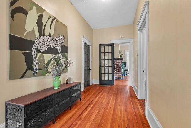 Building Photo - Gorgeous Home in Durham!