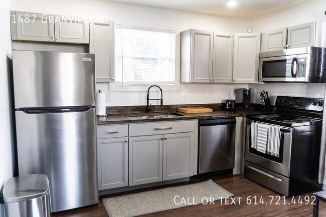 Building Photo - 1487 Granville St