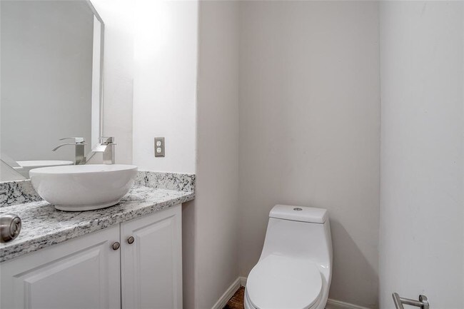 Building Photo - 5818 Pebble Bank Ln