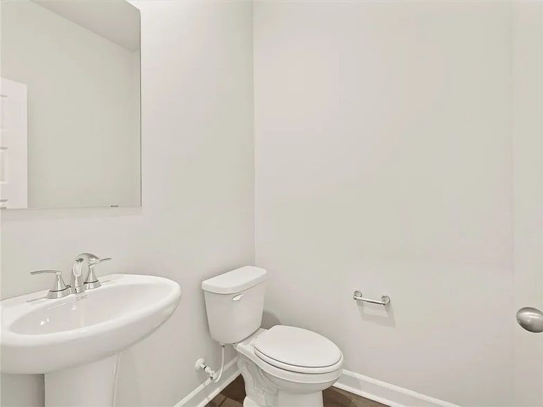 Building Photo - 105 Oval Ct