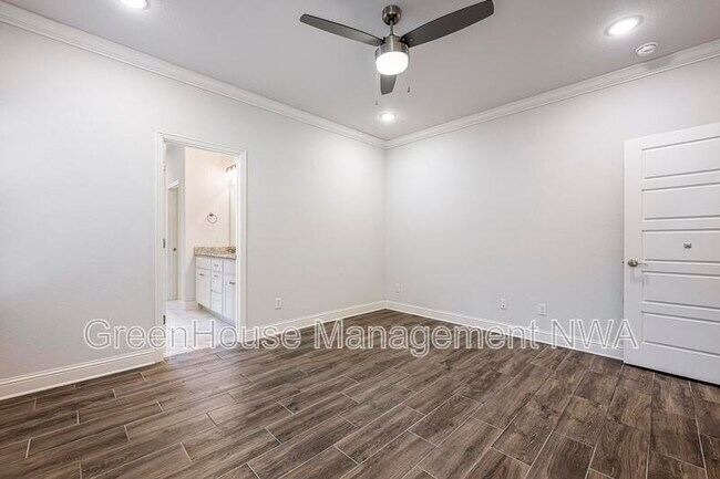 Building Photo - 7 Ripley Ln