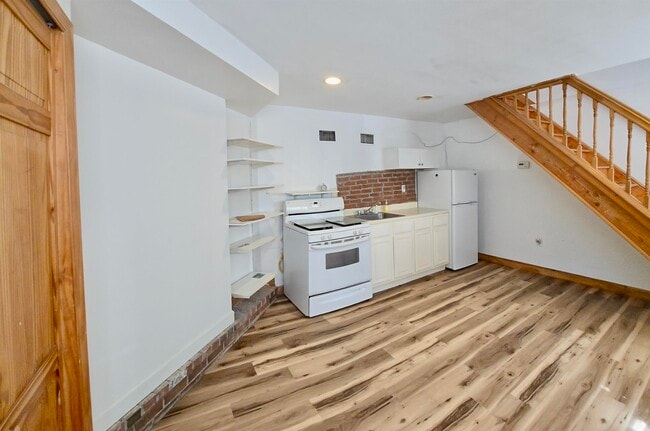 Building Photo - 11 Wright Ave