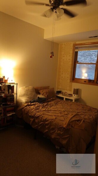 Building Photo - 1446 W Chicago Ave