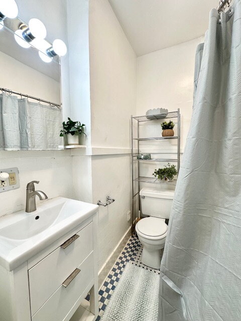 Building Photo - 1 Bedroom with Washington Park View