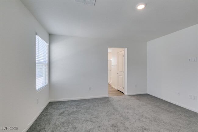 Building Photo - 2646 Snapdragon Fls Ave