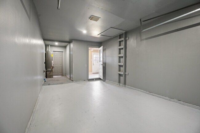 Building Photo - 3209 Chestershire Dr