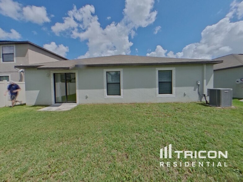 Building Photo - 9646 Sage Creek Dr