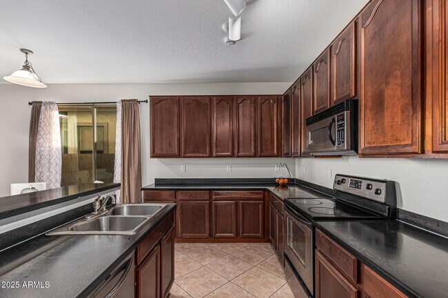 Building Photo - 20535 N Santa Cruz Dr