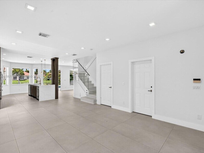 Building Photo - 1800 NW 78th Ave