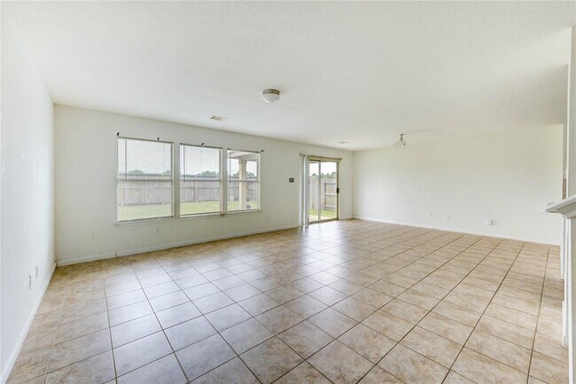Building Photo - 16003 Peach Bluff Ln