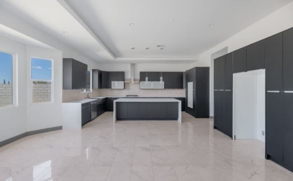 Building Photo - 41446 Manzanita Dr