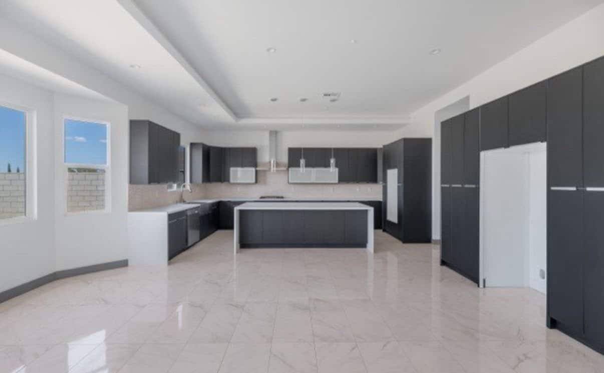 Building Photo - 41446 Manzanita Dr