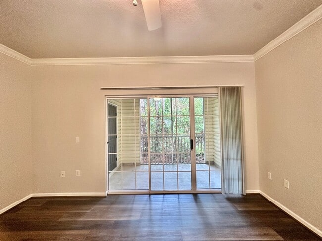 Building Photo - Stylish 2 bed, 2.5 Bath Condo in Magnolia Place | Private Garage | $1,550.00