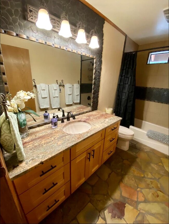 Building Photo - 12250 Snowpeak Way