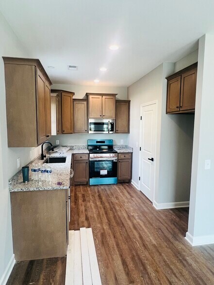 Building Photo - 103 Portland Blvd