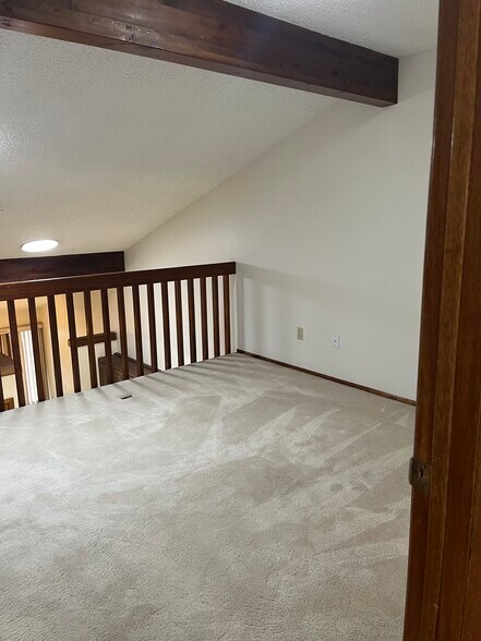 Building Photo - 636 Horizon Dr
