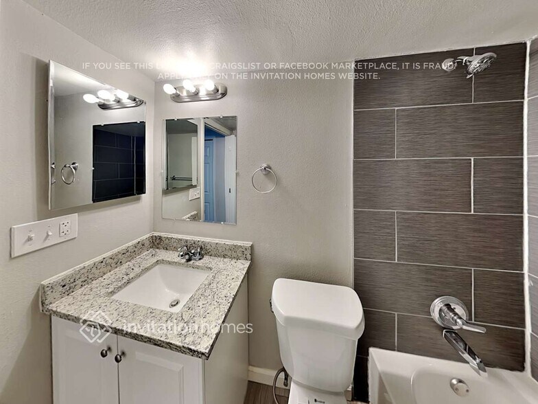 Building Photo - 16735 Blue Mist Cir