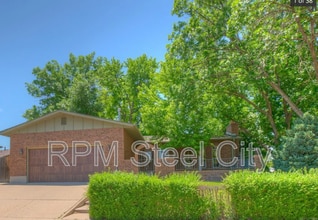 Building Photo - 2541 Taylor Ln