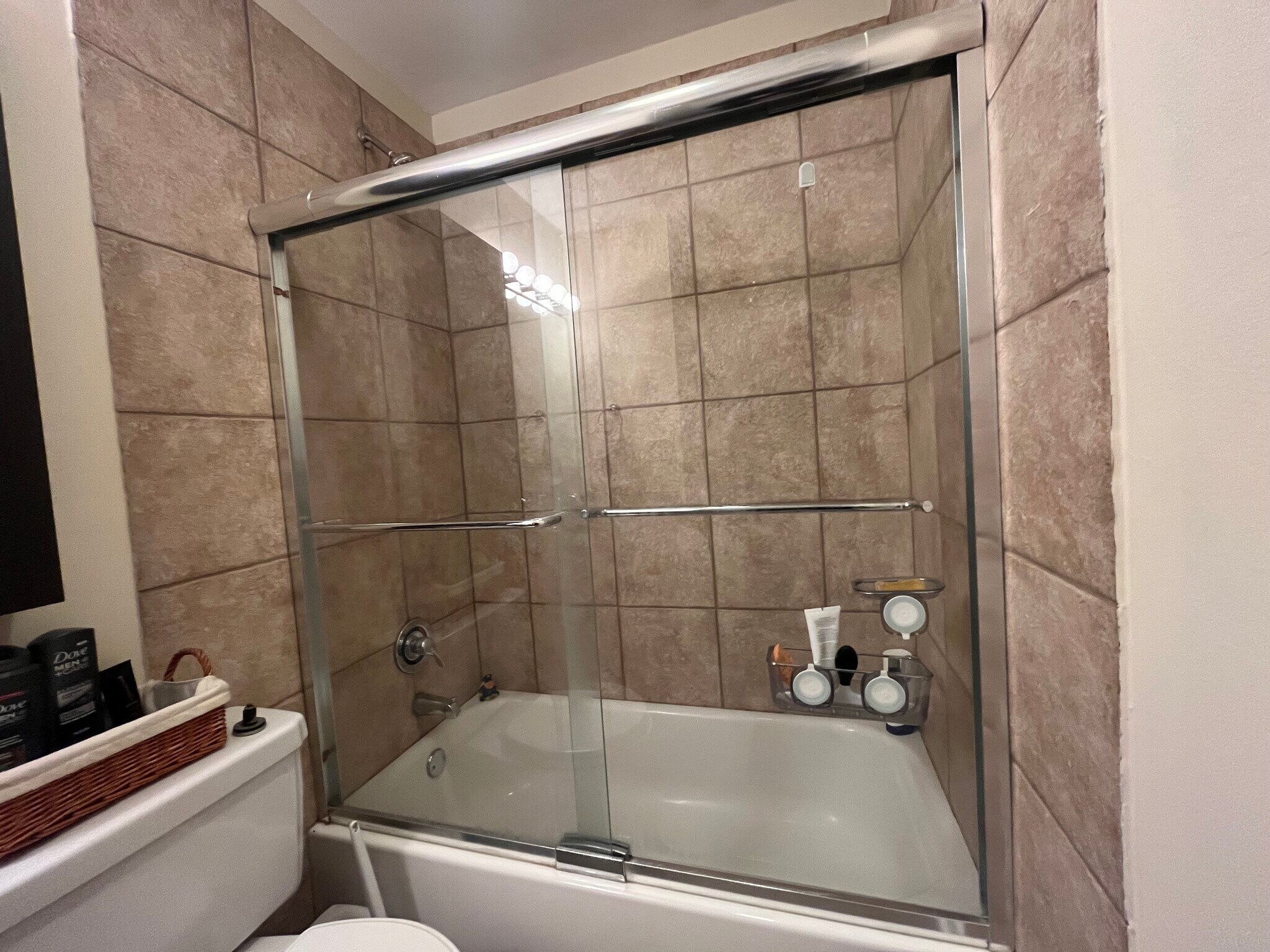 Building Photo - 5821 Oakwood Dr