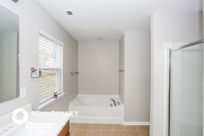 Building Photo - 7010 Dacian Ln