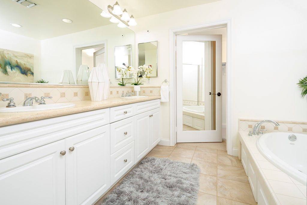 Building Photo - 12975 Agustin Pl