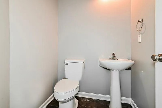 Primary Photo - 244 Merchants Dr