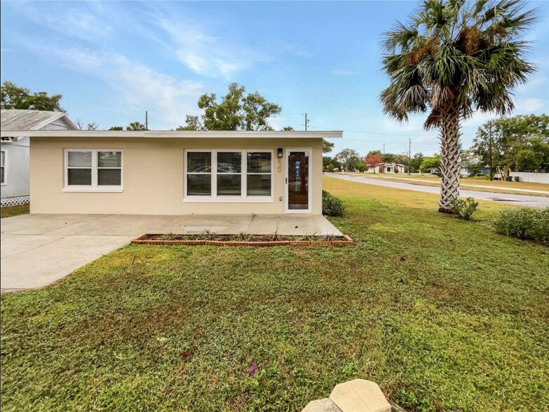 Primary Photo - 930 School St