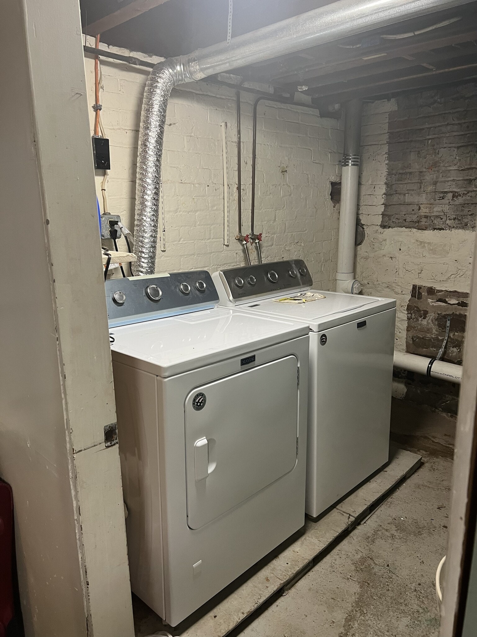 Building Photo - 52 Marlborough Ave