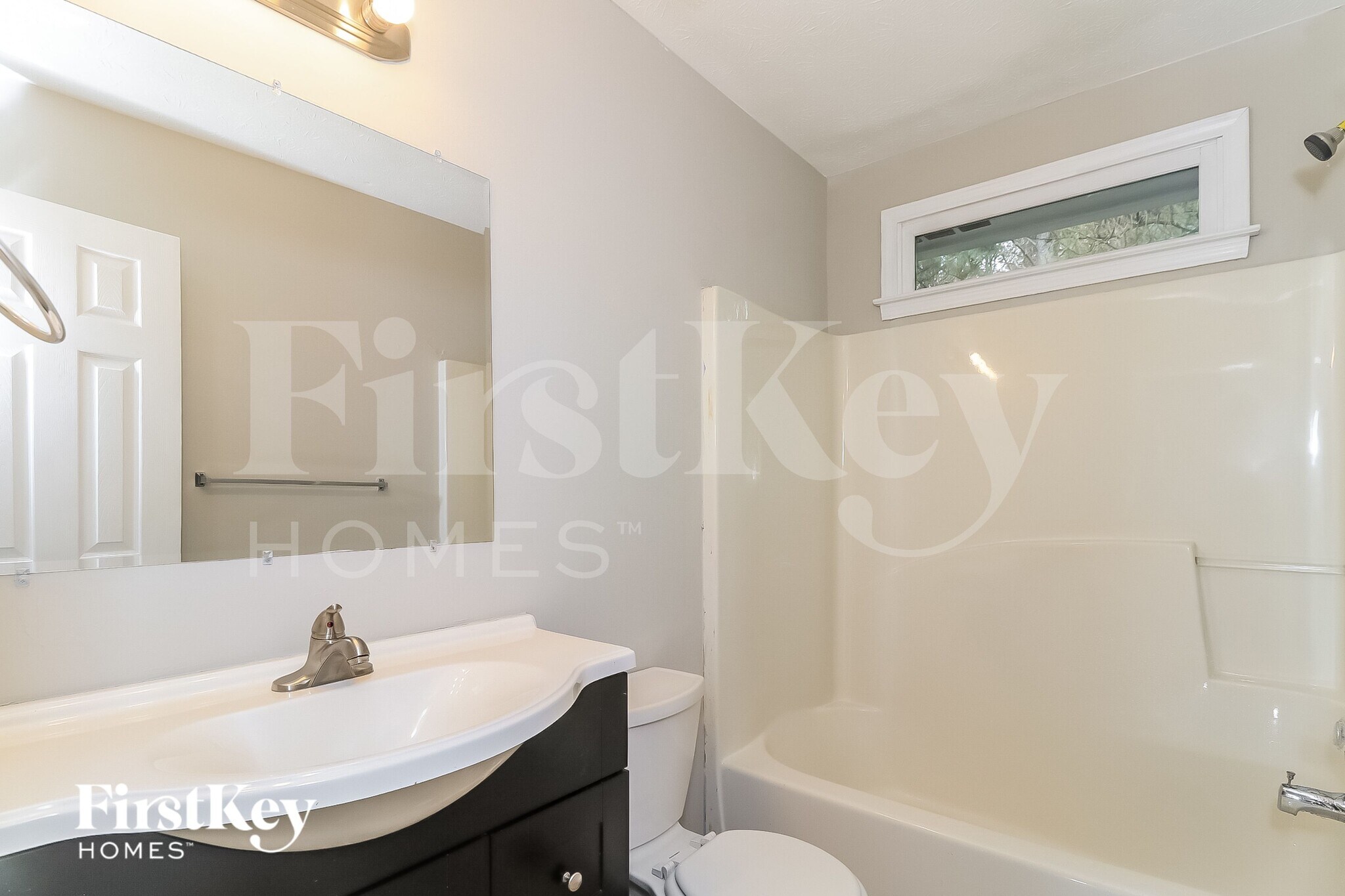 Building Photo - 7285 Wyngate Dr