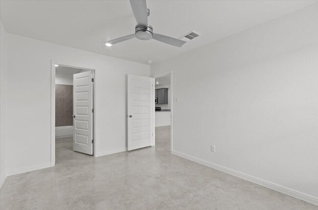 Building Photo - 911 Sevenleaf Ln