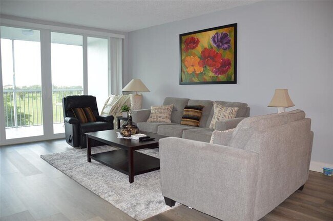 Building Photo - 3080 N Course Dr