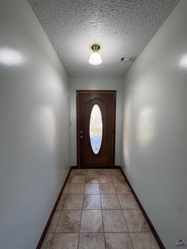 Building Photo - 111 Rainbow Ave