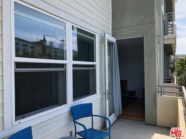 Building Photo - 7100 Playa Vista Dr