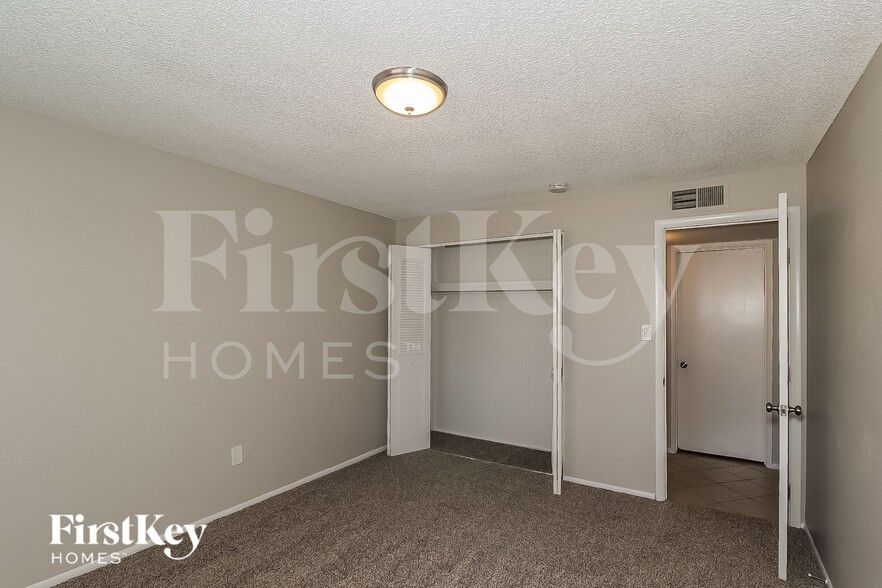 Building Photo - 13633 N 20th Ln