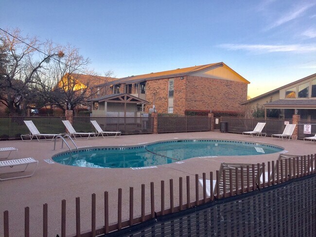 Building Photo - Mesquite Square - close to HSU, ACU, TTUHSC