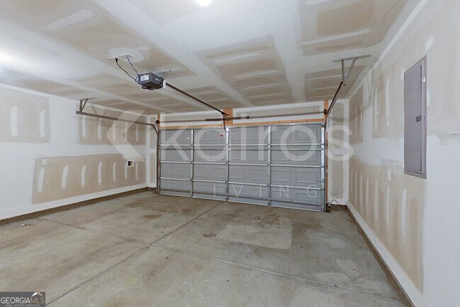 Building Photo - 247 Western Red Cedar Dr
