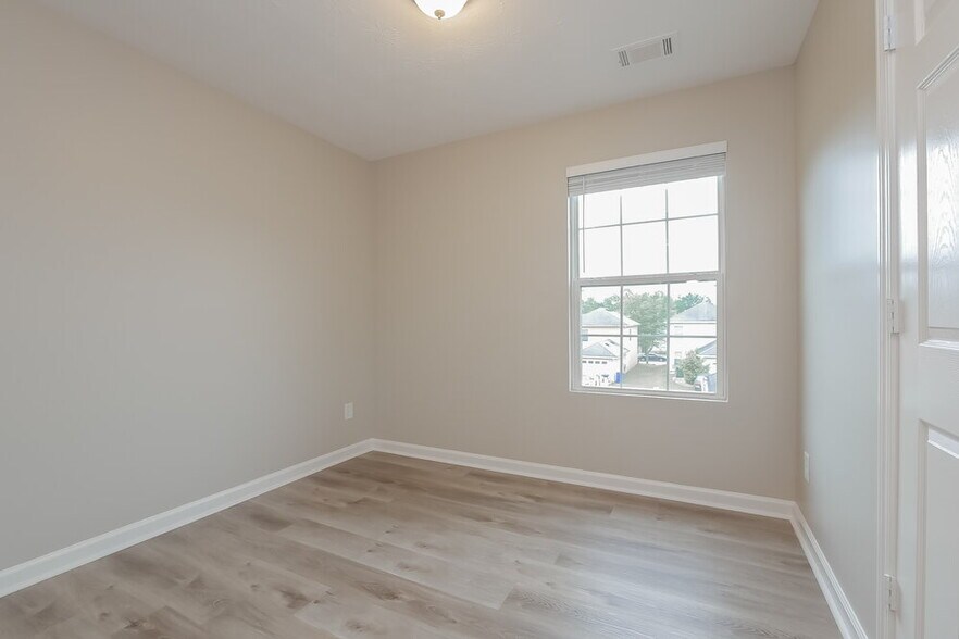 Building Photo - 5121 Lynx's Cir SW