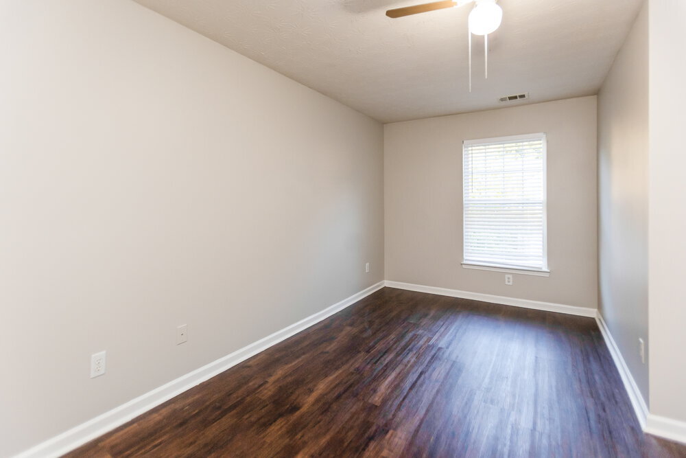 Building Photo - 320 Arrowhead Dr