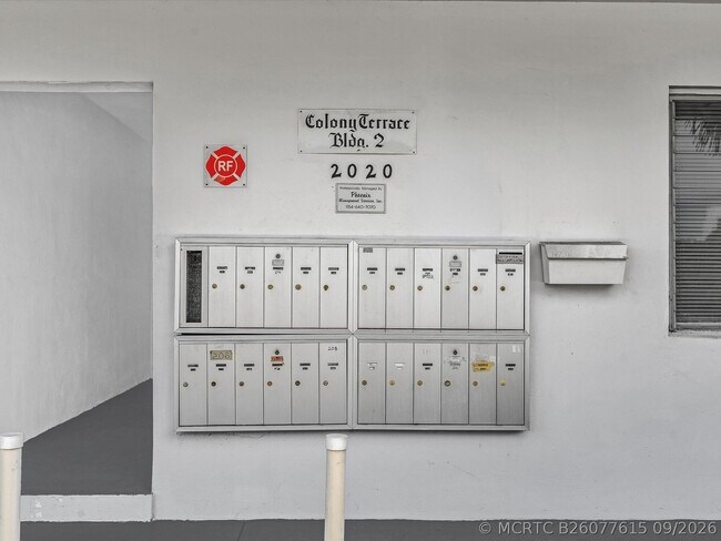 Building Photo - 2020 NE 51st Ct