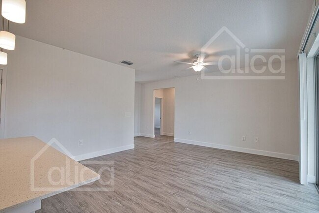 Building Photo - 3539 Donahue Ave