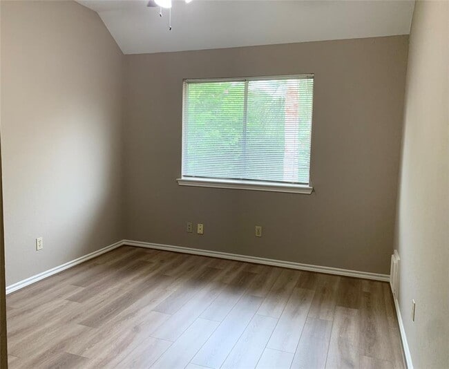 Building Photo - 4623 Chestnut Meadow Dr
