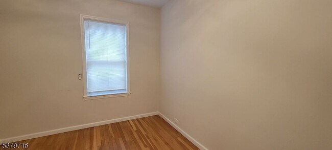 Building Photo - 403 Abington Ave