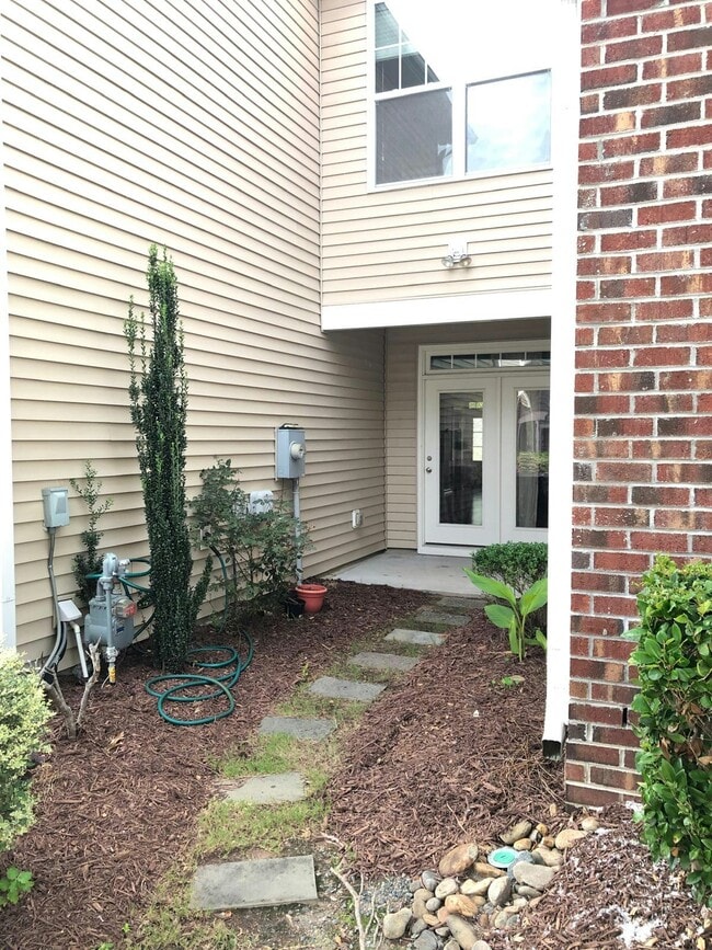 Building Photo - 1306 Alston Forest Dr