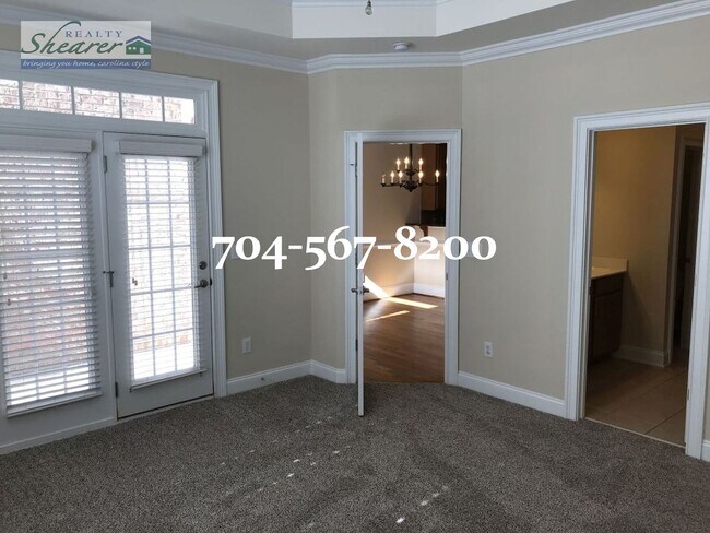 Building Photo - Great 2 story townhome in Ballantyne