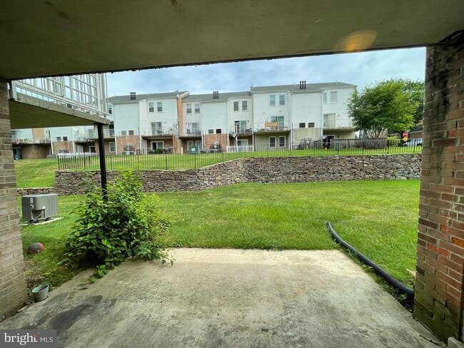 Building Photo - 14402 Cool Oak Ln