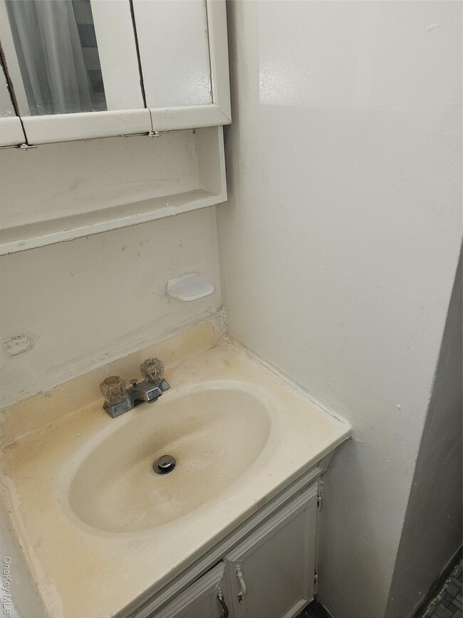 Building Photo - 206-03 Jamaica Ave