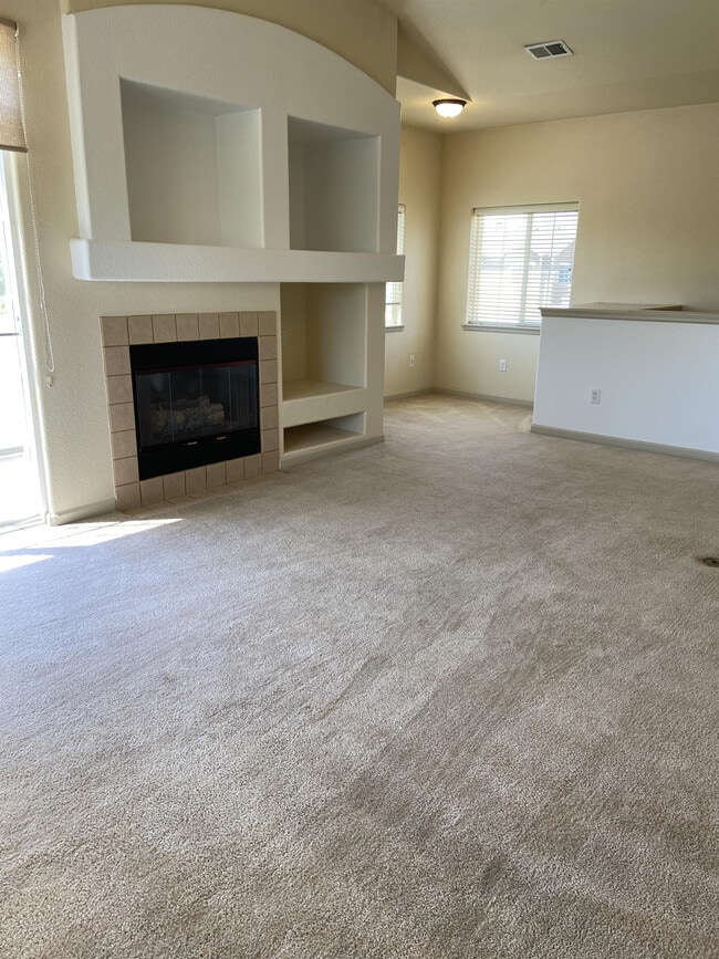 Building Photo - 6607 W 3rd St